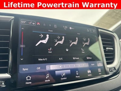 2025 Chrysler Pacifica Select