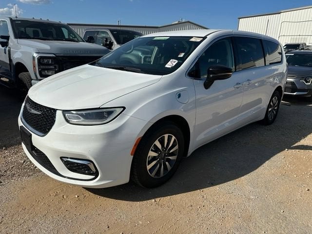 2024 Chrysler Pacifica Hybrid Select