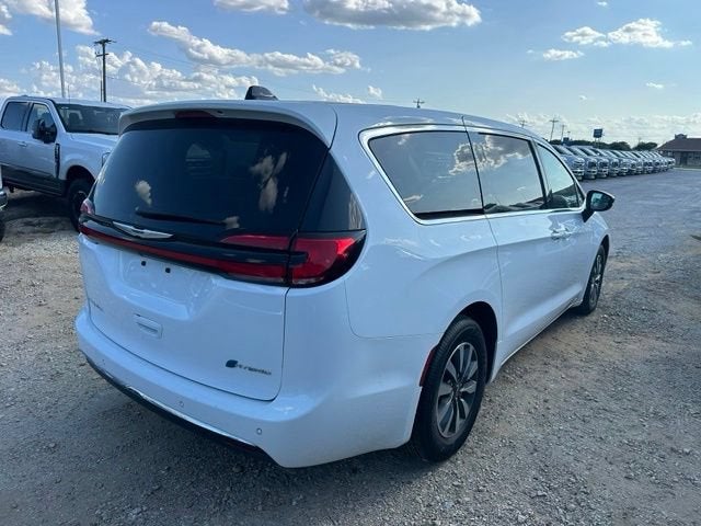 2024 Chrysler Pacifica Hybrid Select