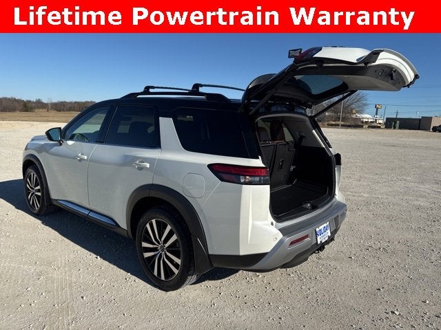 2023 Nissan Pathfinder Platinum