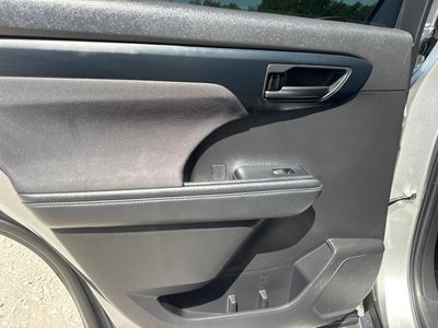 2022 Toyota Highlander LE