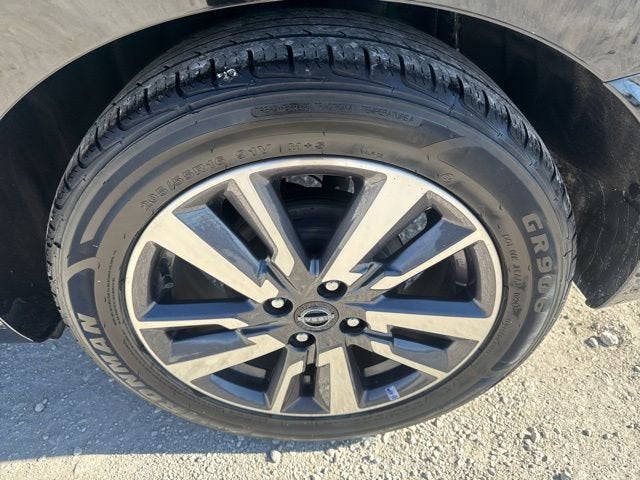 2023 Nissan Versa SV