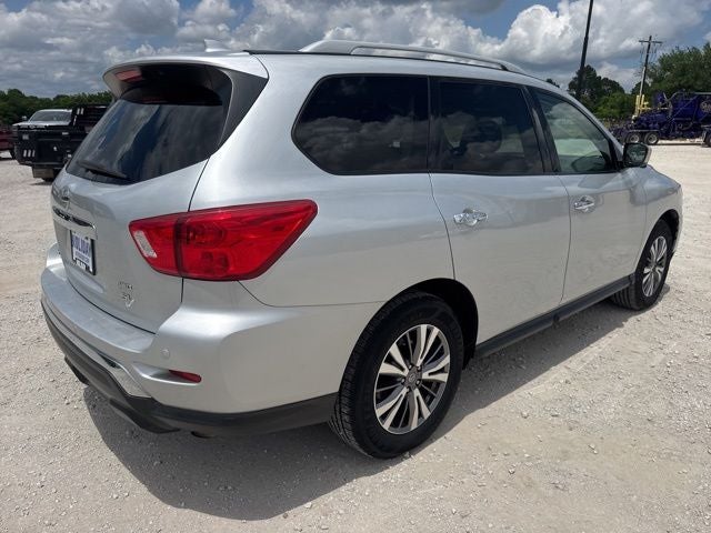 2020 Nissan Pathfinder SL