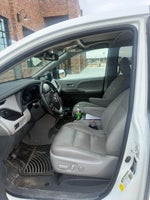 2020 Toyota Sienna XLE