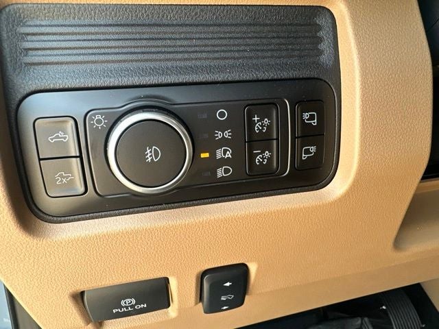 2026 Ford F-350SD Lariat DRW