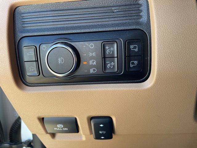 2025 Ford F-350SD Lariat DRW