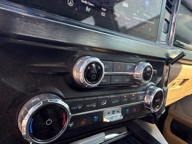 2025 Ford F-350SD Lariat DRW