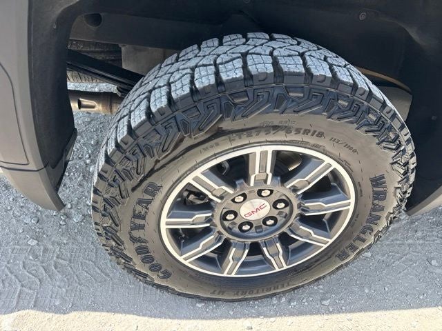 2025 GMC Sierra 1500 AT4