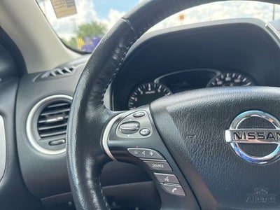 2020 Nissan Pathfinder SL