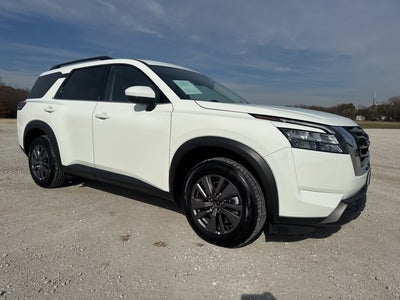 2024 Nissan Pathfinder SV