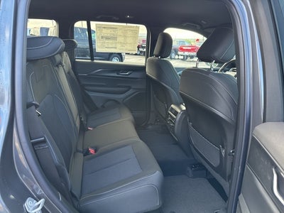 2025 Jeep Grand Cherokee GRAND CHEROKEE LAREDO 4X2