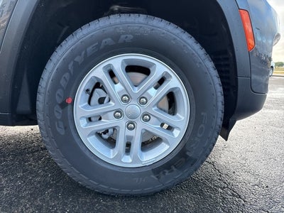 2025 Jeep Grand Cherokee GRAND CHEROKEE LAREDO 4X2