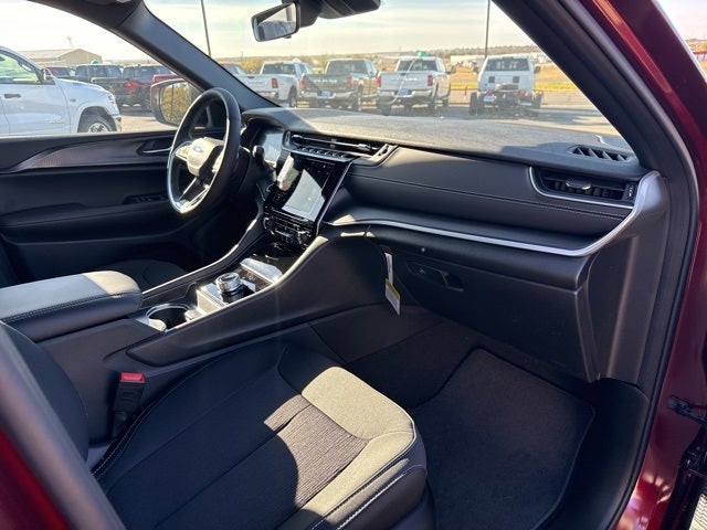 2025 Jeep Grand Cherokee GRAND CHEROKEE LAREDO X 4X2