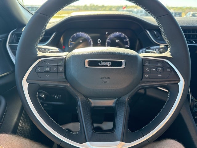 2025 Jeep Grand Cherokee GRAND CHEROKEE LAREDO X 4X4