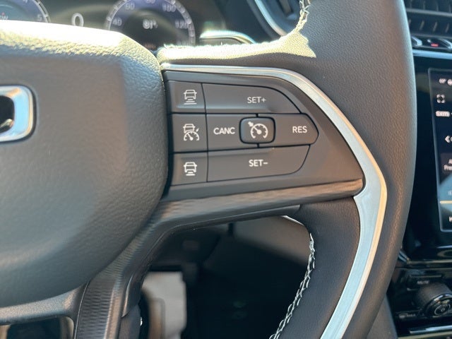 2025 Jeep Grand Cherokee GRAND CHEROKEE LAREDO X 4X4