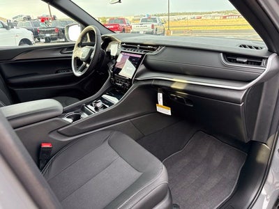 2027 Jeep Grand Cherokee GRAND CHEROKEE LAREDO X 4X4