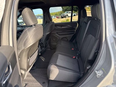 2027 Jeep Grand Cherokee GRAND CHEROKEE LAREDO X 4X4