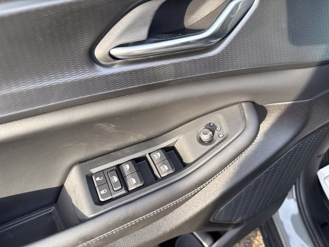 2027 Jeep Grand Cherokee GRAND CHEROKEE LAREDO X 4X4
