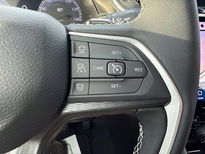 2027 Jeep Grand Cherokee GRAND CHEROKEE LAREDO X 4X4