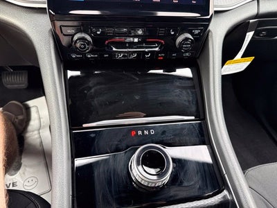 2027 Jeep Grand Cherokee GRAND CHEROKEE LAREDO X 4X4