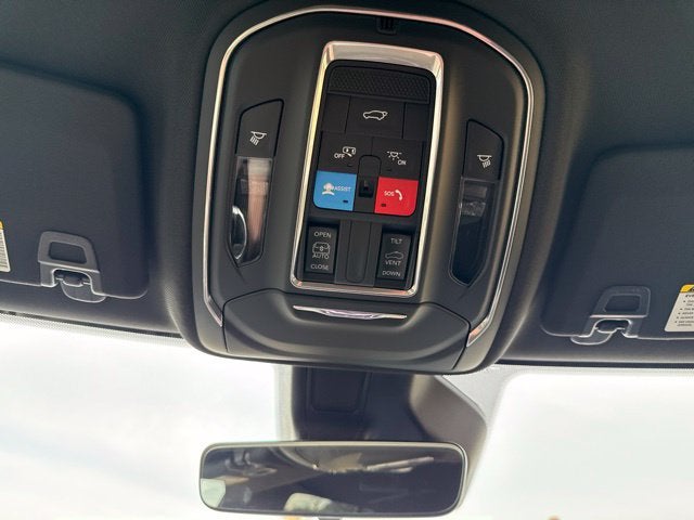 2027 Jeep Grand Cherokee GRAND CHEROKEE LAREDO X 4X4