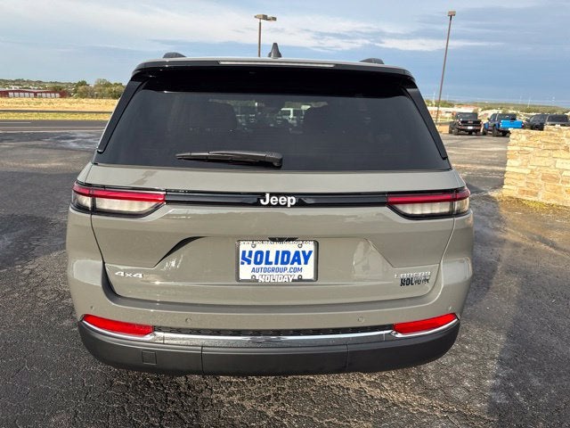 2027 Jeep Grand Cherokee GRAND CHEROKEE LAREDO X 4X4