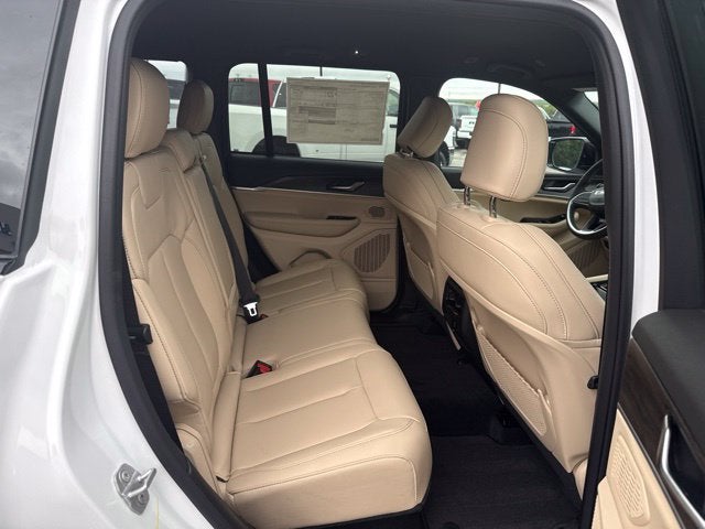 2027 Jeep Grand Cherokee GRAND CHEROKEE LIMITED 4X4