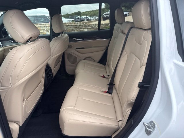 2027 Jeep Grand Cherokee GRAND CHEROKEE LIMITED 4X4