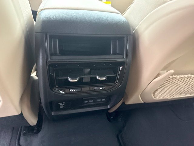 2027 Jeep Grand Cherokee GRAND CHEROKEE LIMITED 4X4