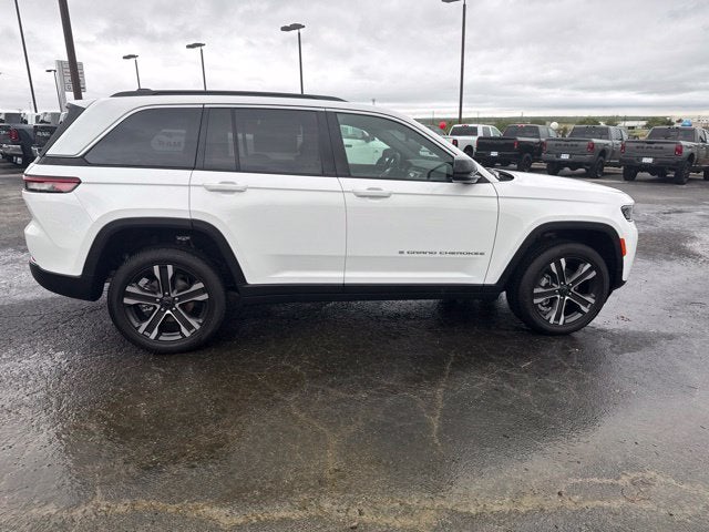 2027 Jeep Grand Cherokee GRAND CHEROKEE LIMITED 4X4