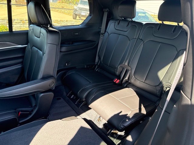 2027 Jeep Grand Cherokee GRAND CHEROKEE L LIMITED 4X4