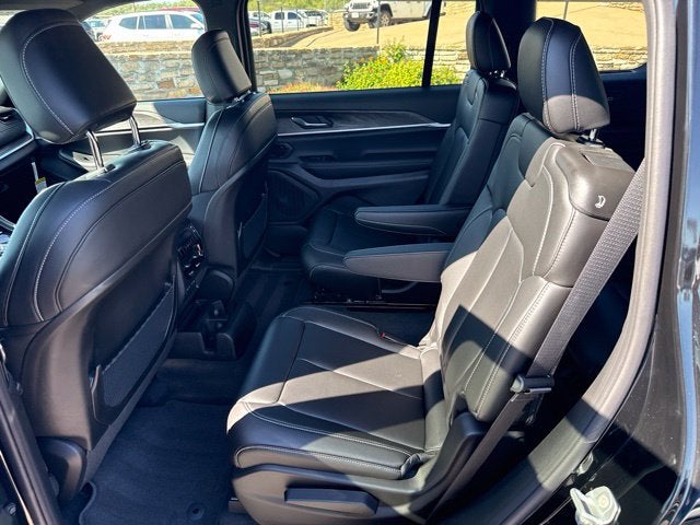 2027 Jeep Grand Cherokee GRAND CHEROKEE L LIMITED 4X4