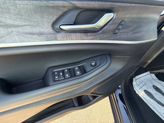 2027 Jeep Grand Cherokee GRAND CHEROKEE L LIMITED 4X4