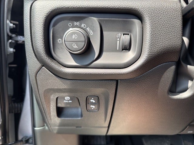 2025 RAM Ram 1500 RAM 1500 LONE STAR CREW CAB 4X2 5'7' BOX