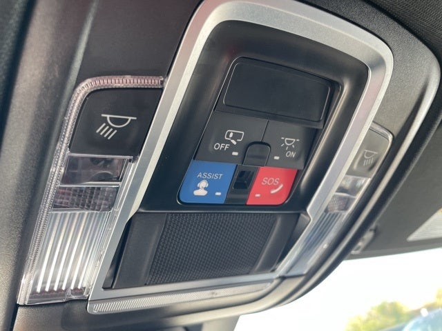 2024 RAM 1500 Laramie Crew Cab 4x2 5'7' Box