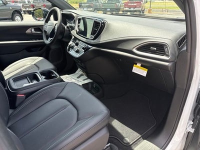 2027 Chrysler Pacifica PACIFICA SELECT