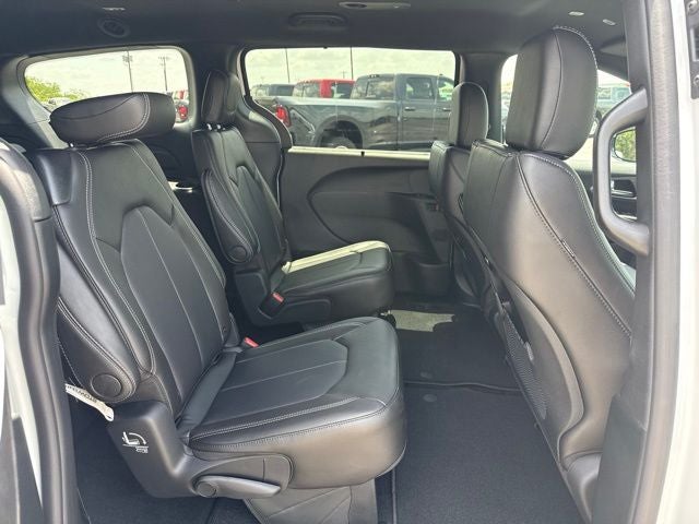 2027 Chrysler Pacifica PACIFICA SELECT