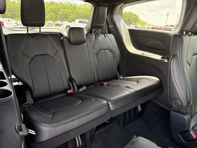 2027 Chrysler Pacifica PACIFICA SELECT