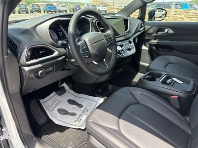 2027 Chrysler Pacifica PACIFICA SELECT