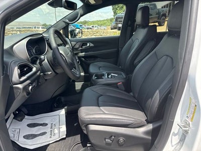 2027 Chrysler Pacifica PACIFICA SELECT