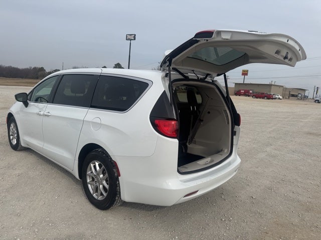 2024 Chrysler Voyager LX