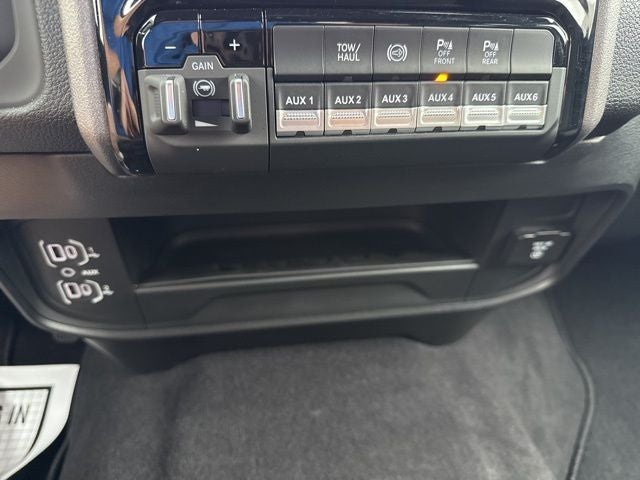 2026 RAM Ram 3500 RAM 3500 TRADESMAN CREW CAB 4X4 8' BOX