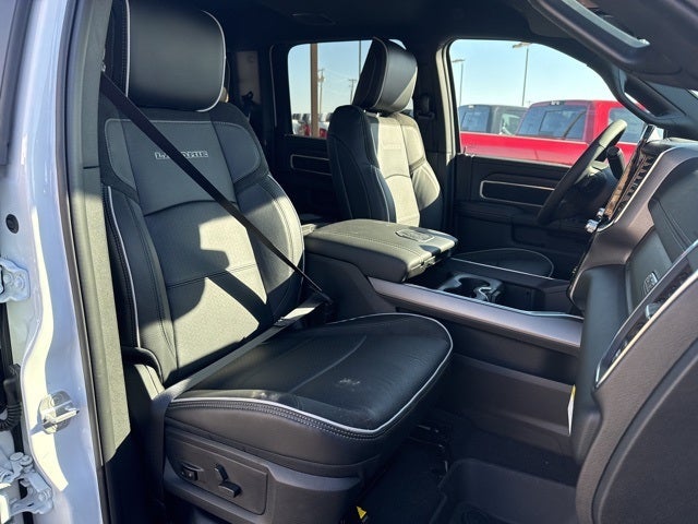 2026 RAM Ram 3500 RAM 3500 LARAMIE CREW CAB 4X4 8' BOX