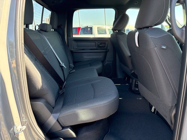 2027 RAM Ram 2500 RAM 2500 BLACK EXPRESS CREW CAB 4X4 6'4' BOX