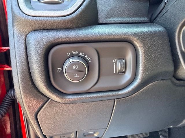 2026 RAM 2500 RAM 2500 TRADESMAN CREW CAB 4X4 6'4' BOX