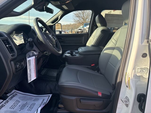 2026 RAM Ram 3500 Chassis Cab RAM 3500 TRADESMAN CREW CAB CHASSIS 4X4 60' CA