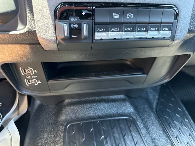 2026 RAM Ram 3500 Chassis Cab RAM 3500 TRADESMAN CREW CAB CHASSIS 4X4 60' CA
